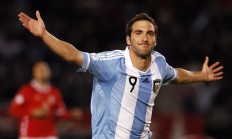 米兰体育官方网站-范戴克惊艳四座定乾坤，马德里竞技终结摩洛哥黑马传奇