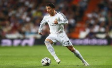 米兰体育官方网站-伊布高光映照马赛之夜，阿森纳争冠战中的唯一性胜利