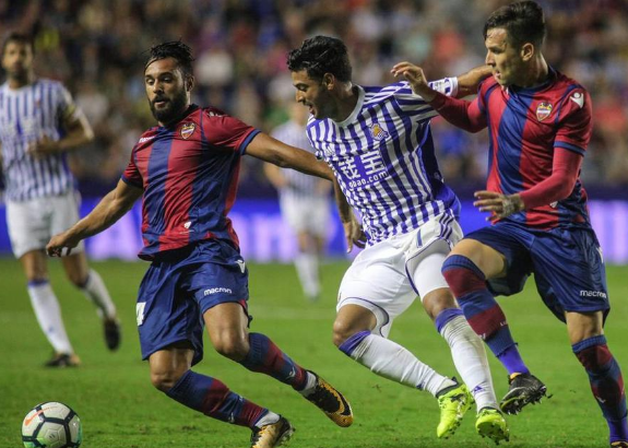 欧巴梅扬助阿拉维斯取得关键胜利