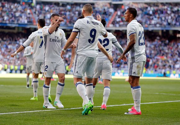 欧巴梅扬助阿拉维斯取得关键胜利