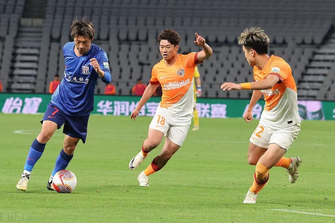 包含永昌客场逼平申花，摆脱危机的词条