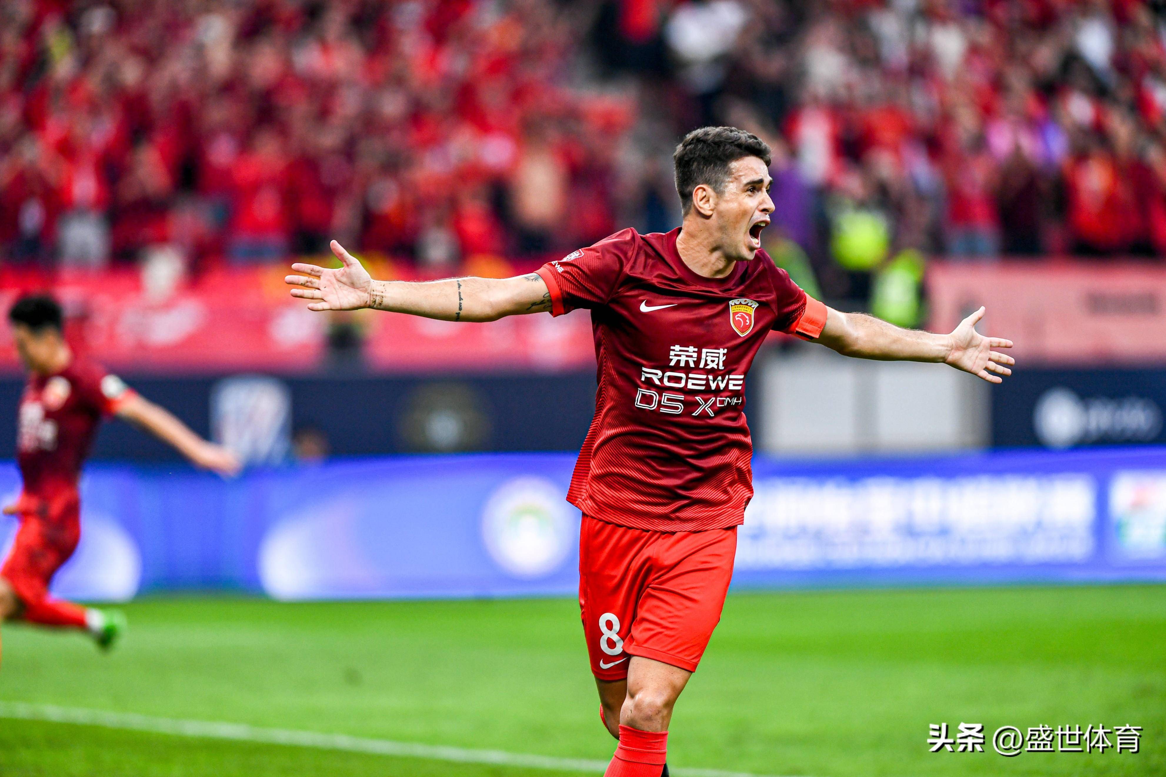 惊喜连连！中超比赛中一场劲爆对抗吸引全球目光