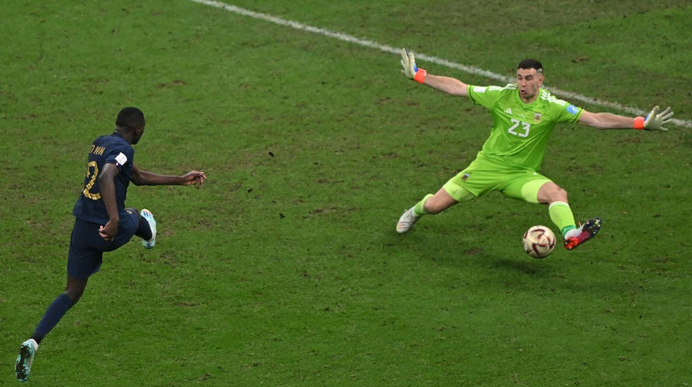 包含博洛尼亚主场险胜，门将连续神扑扛起守护重任的词条