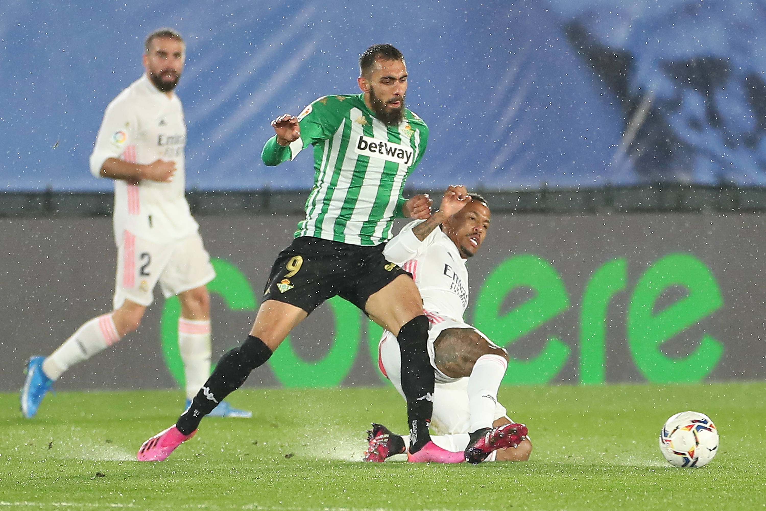 巴伦西亚客场大获胜利，小组出局的简单介绍