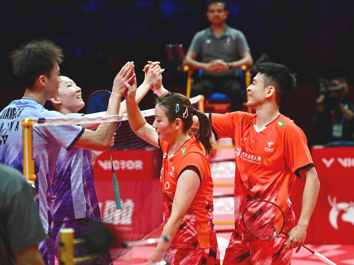 包含日本羽毛球队逆转马来西亚羽毛球队，辛杜惊艳世界的词条