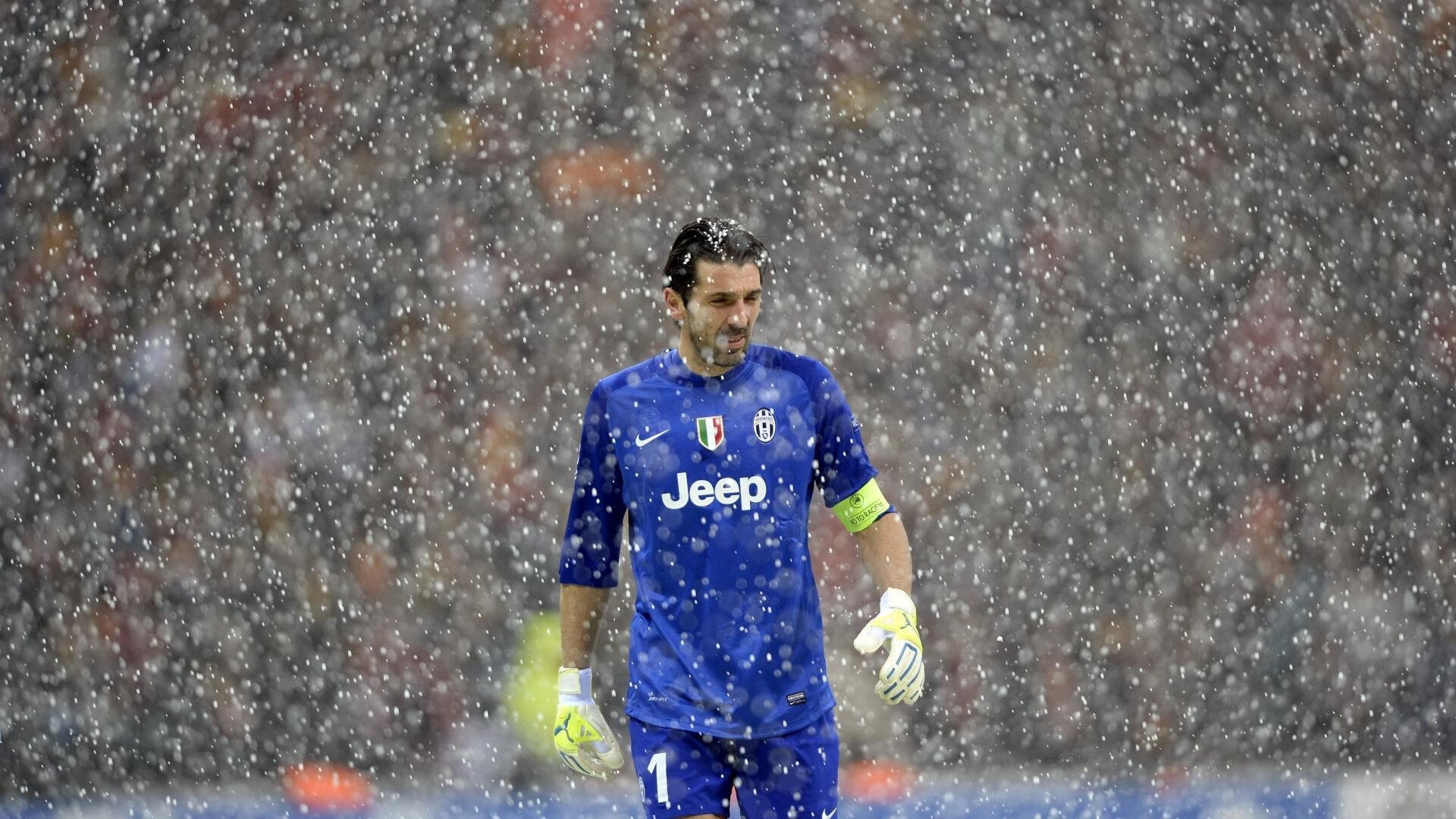 德甲争冠战之夜，克瓦拉茨赫利亚让比赛提前失去悬念