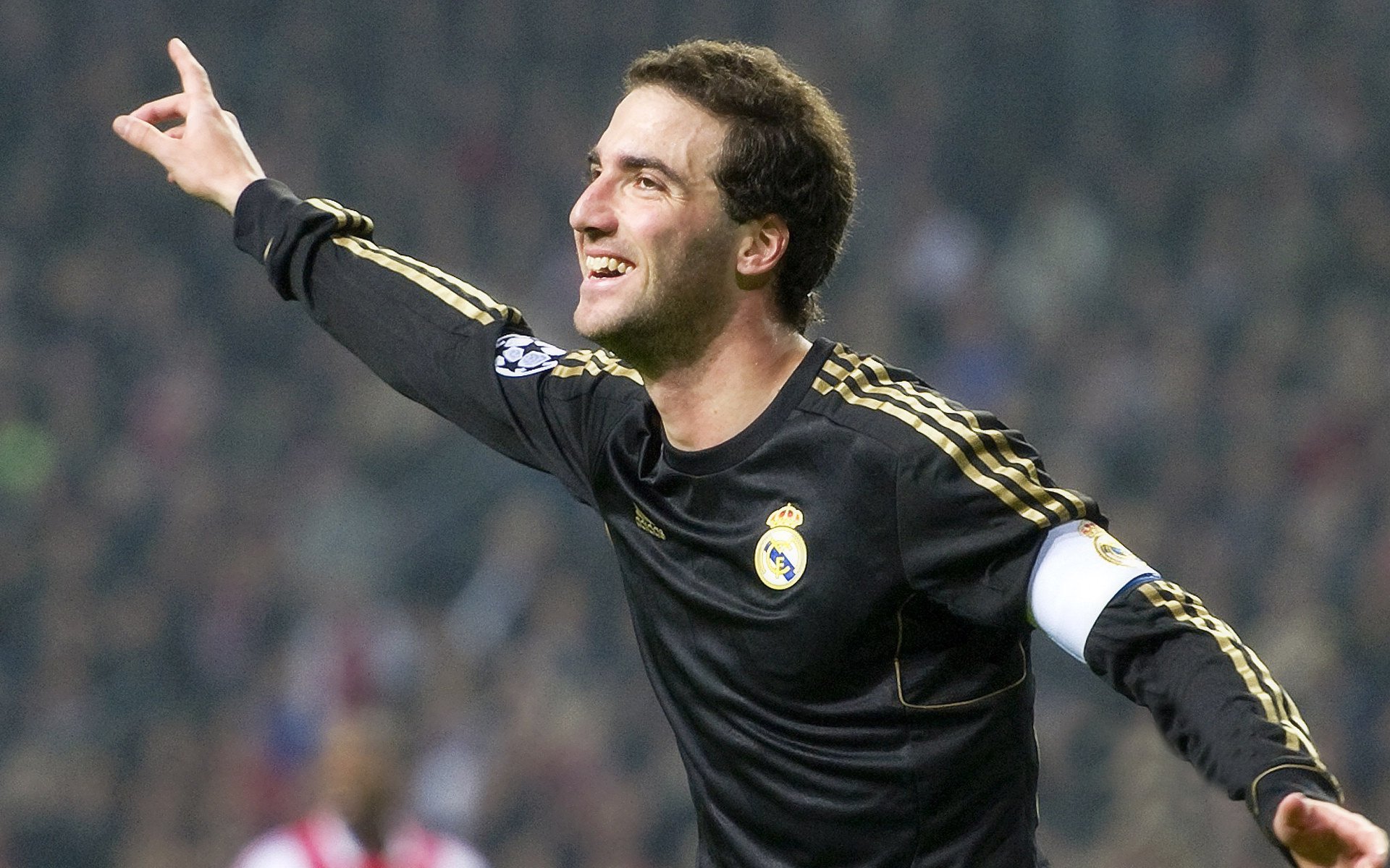 格列兹曼刷新纪录之夜，拜仁完胜克罗地亚展现统治力