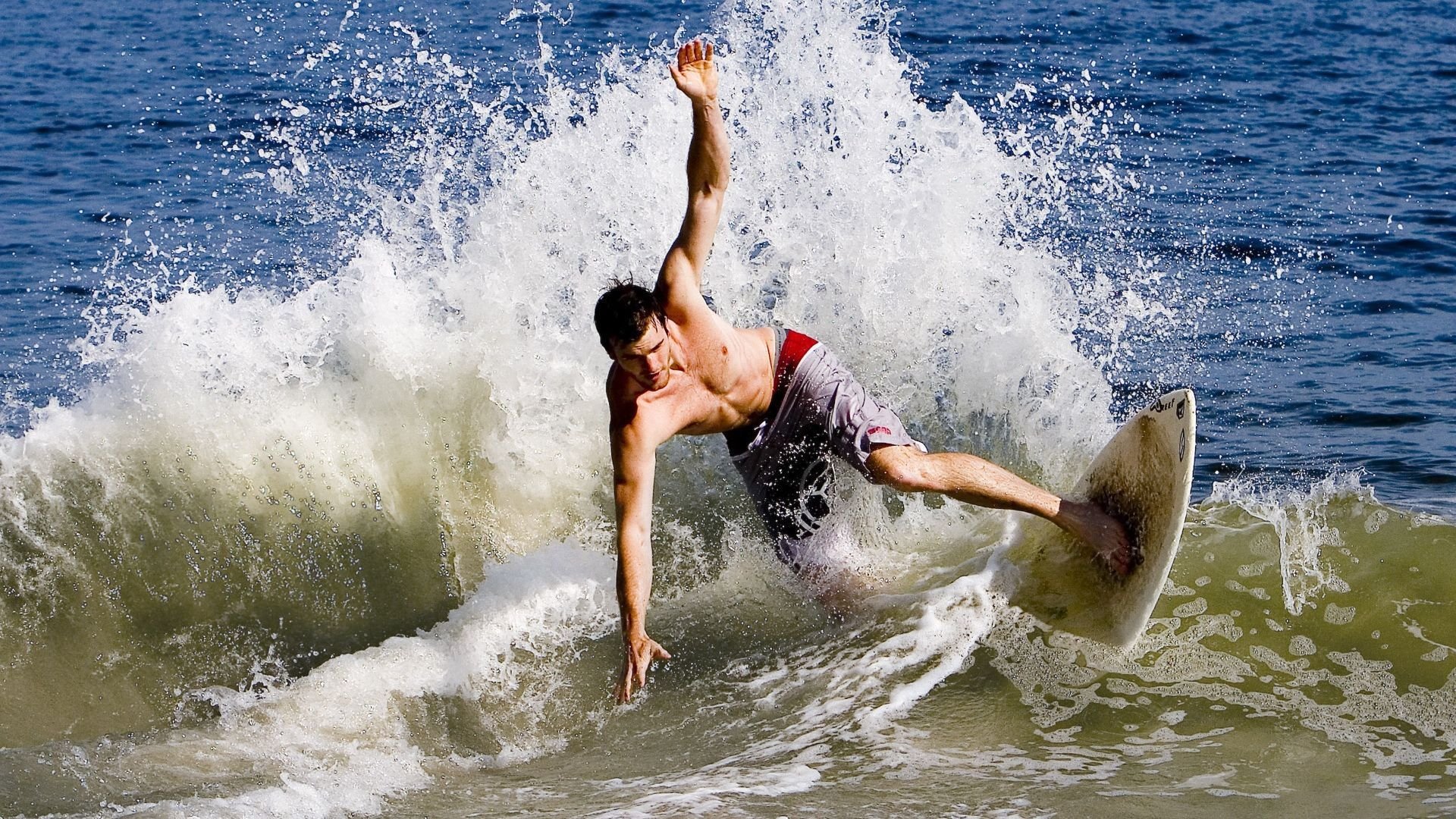 当太极虎撕碎战车，韩国队绝境翻盘与奥恰洛夫的精神启示