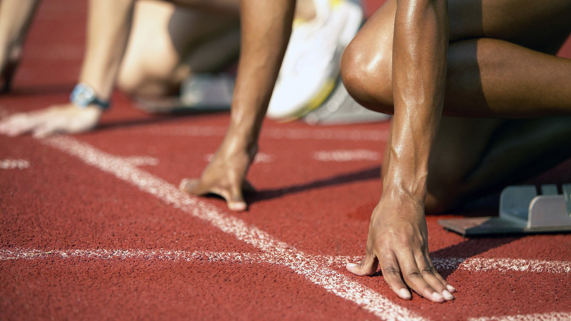 跃马铁蹄下的惊雷，当诺里斯撕碎红色垄断的剧本